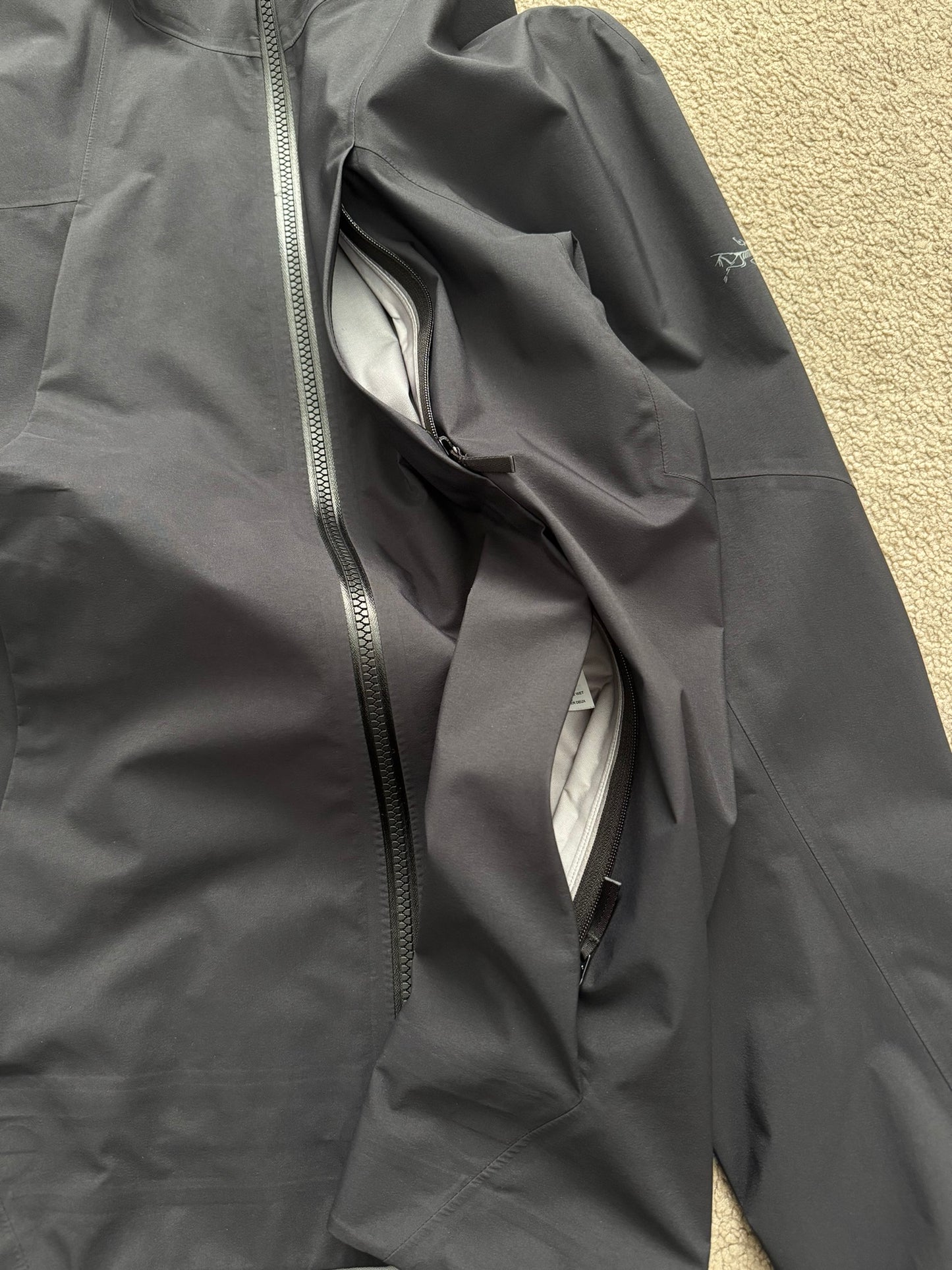 Arc'teryx Fraser Black 3L Gore-Tex Shell Jacket