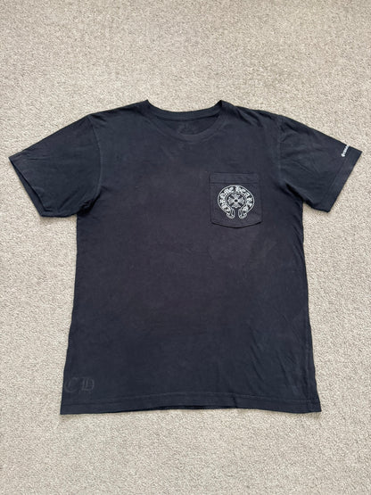 Chrome Hearts Horseshoe Scroll Text Logo Pocket T Shirt