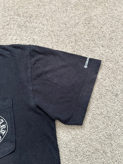 Chrome Hearts Horseshoe Scroll Text Logo Pocket T Shirt