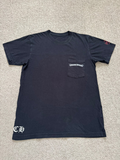 Chrome Hearts Scroll Logo "USA" Maltese Cross Pocket T Shirt