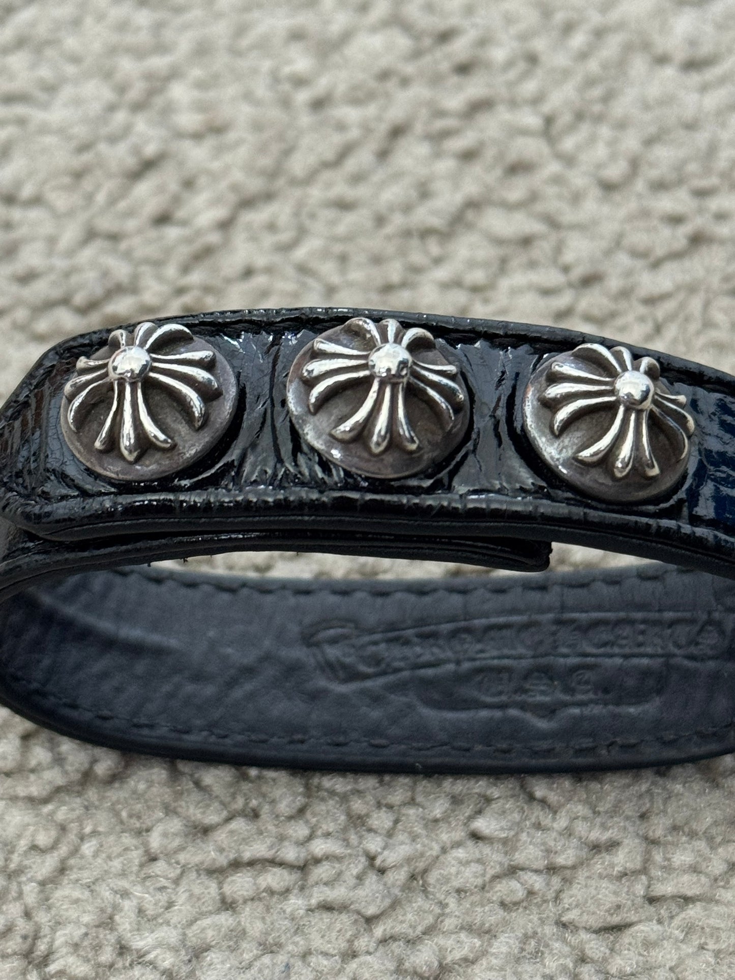 Chrome Hearts 3 Silver Cross Snap Button Patent Leather Bracelet