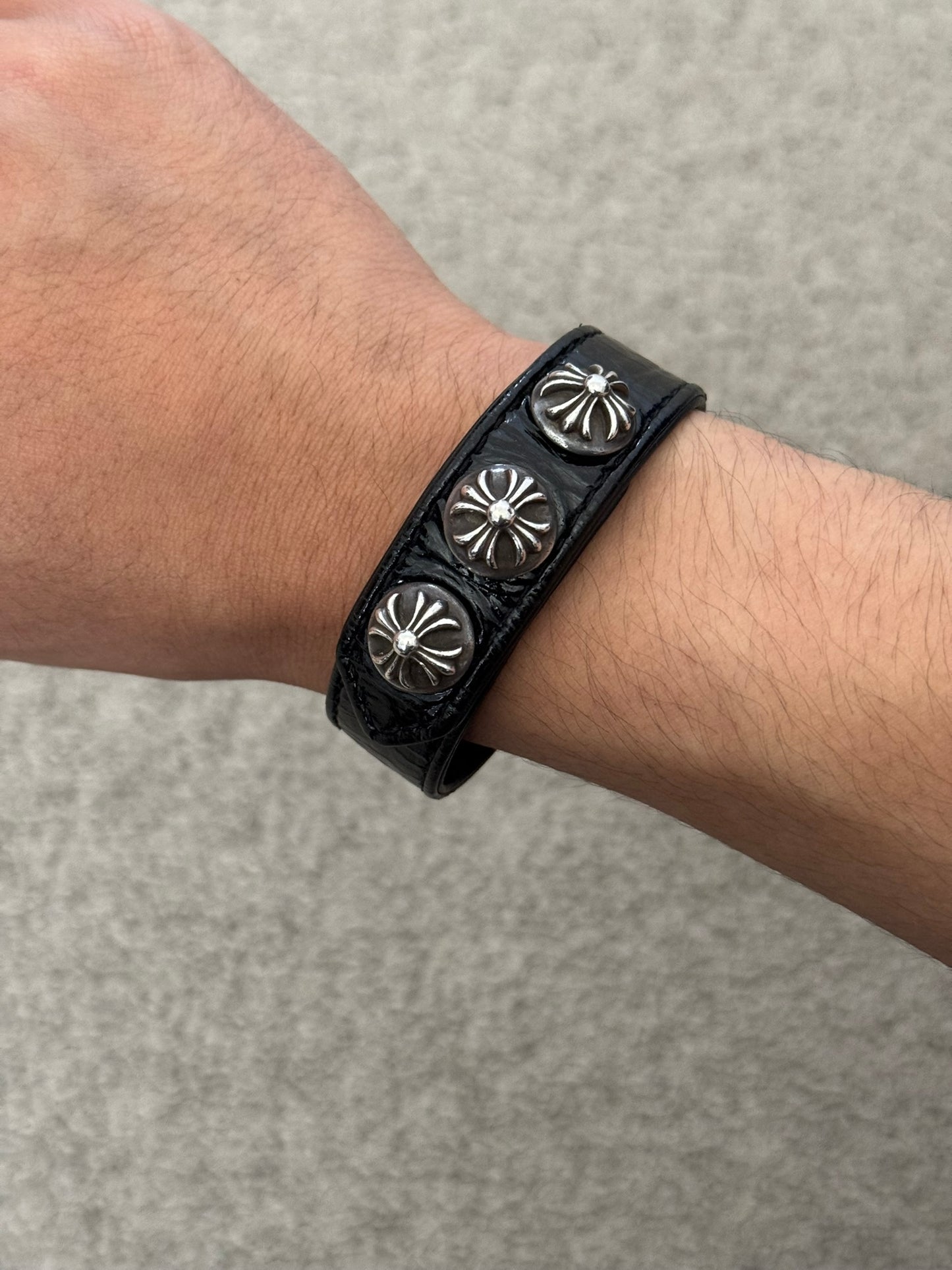 Chrome Hearts 3 Silver Cross Snap Button Patent Leather Bracelet